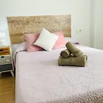 Velero En El Ctro De Apartament